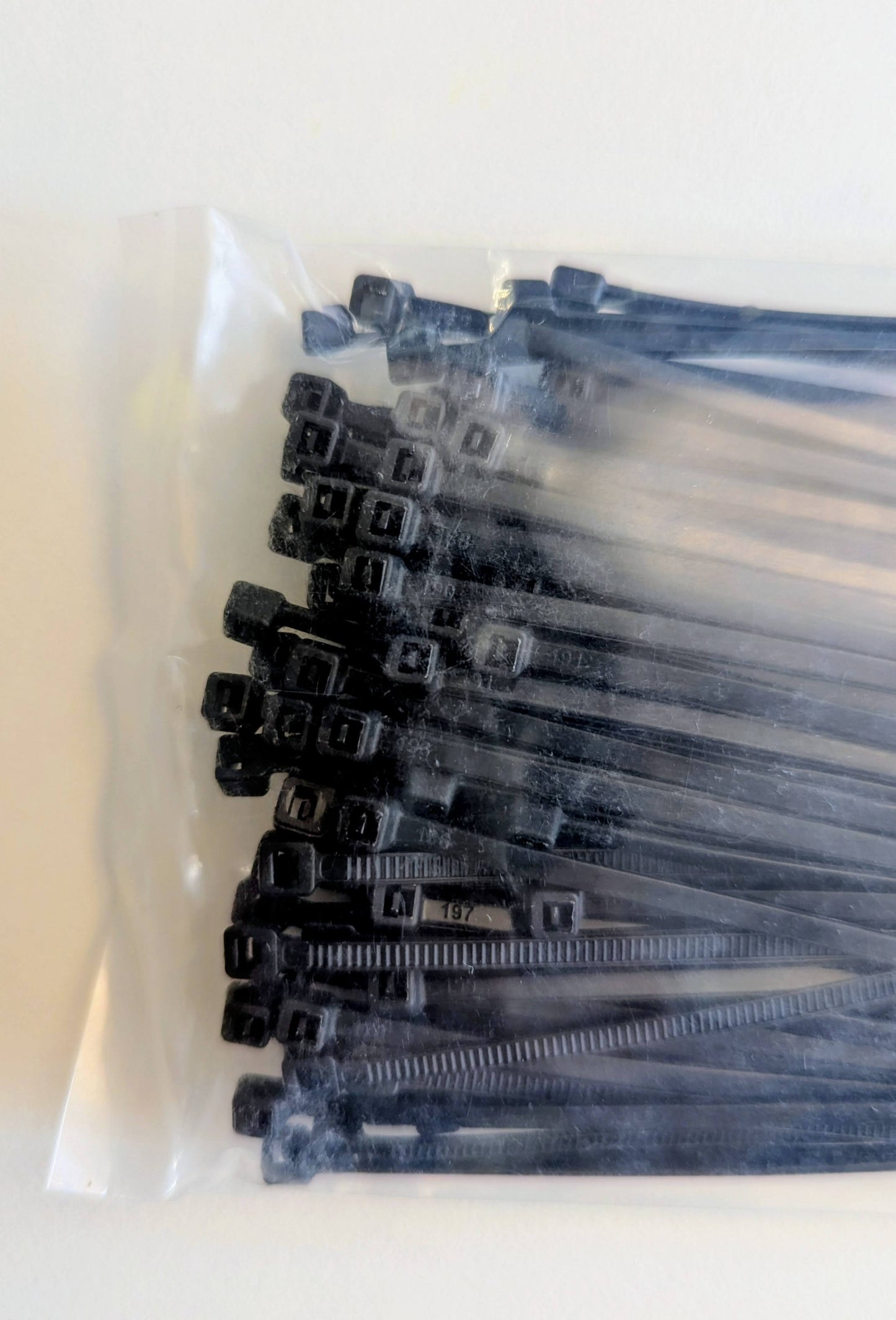 Security Seal for Reusable Boxes and Bags (100 Pieces)